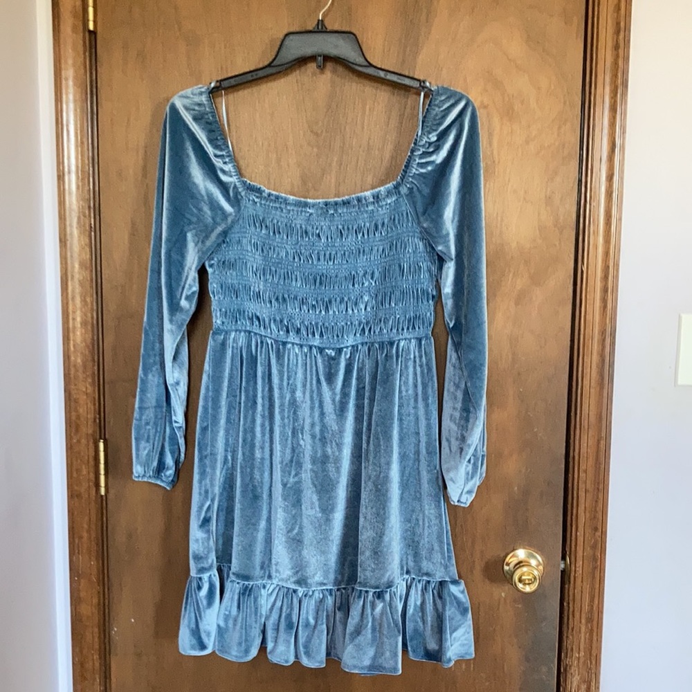 Relisted LC Lauren Conrad smocked flounce hem velvet dress duller blue size M - Picture 15 of 16
